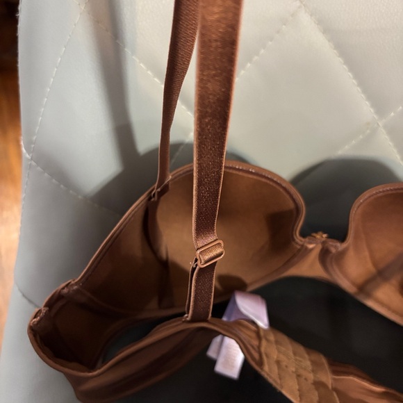 NWOT only tried it on and the band was too tight for me. - Picture 2 of 5